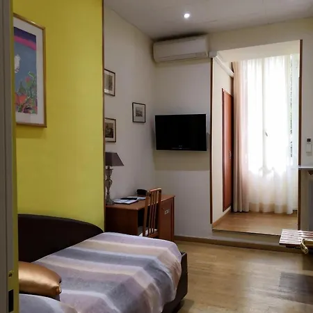 Alexander & Hotel 3*