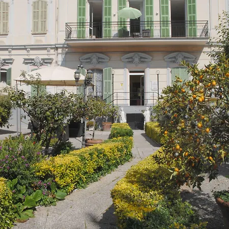 酒店 Alexander & 3*