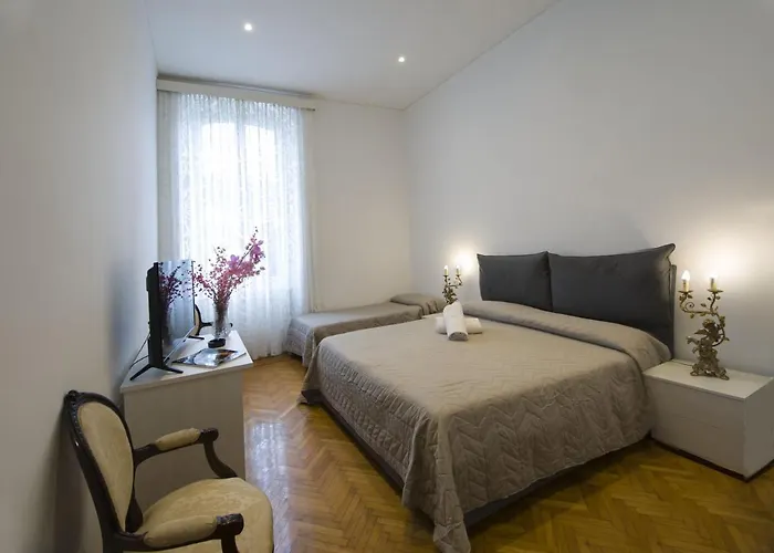 Alexander فندق 3*