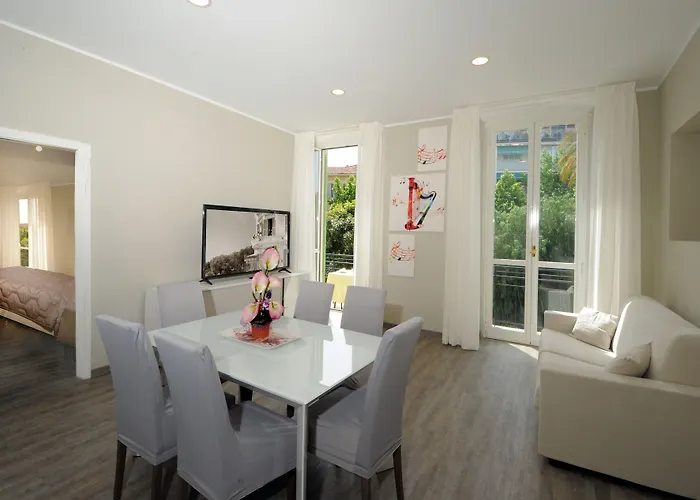 فندق Alexander 3*