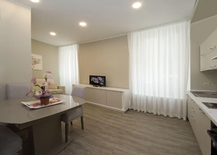 Alexander فندق 3*